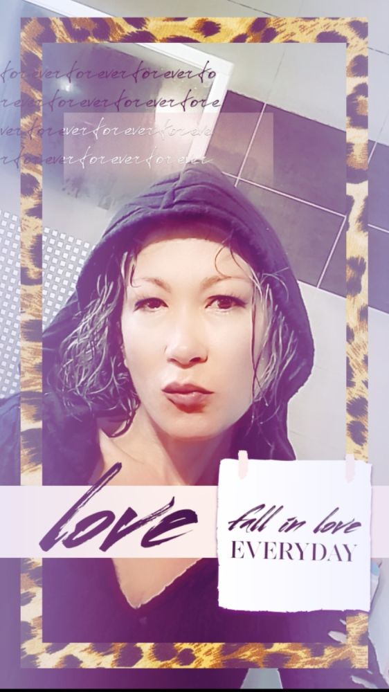 Clique sur la photo tu sera en direct sur mon insta